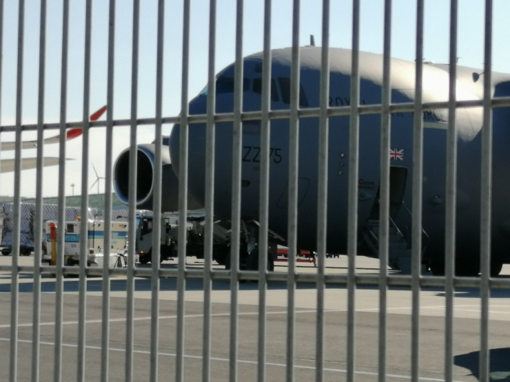 İngiliz Kraliyet Hava Kuvvetleri Uçağı 15 Tonluk Sağlık Ekipmanı İçin Yeniden İstanbul’da