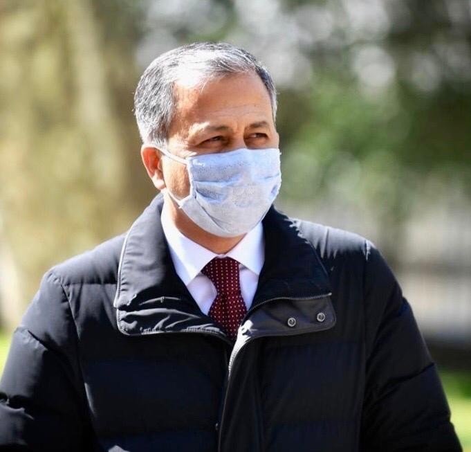 Vali Yerlikaya, Farkındalık İçin Twitter Profiline Maskeli Fotoğrafını Koydu