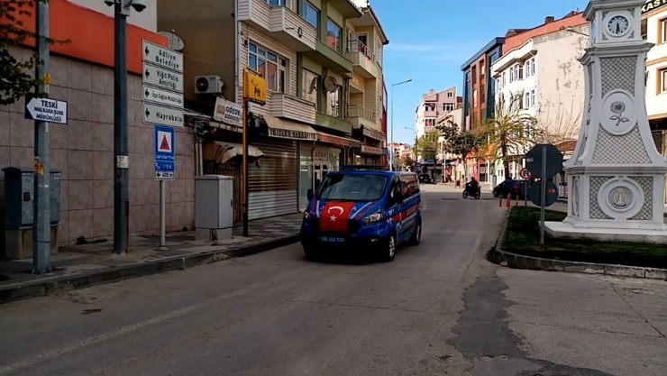 Jandarmadan Megafonlu Kutlama