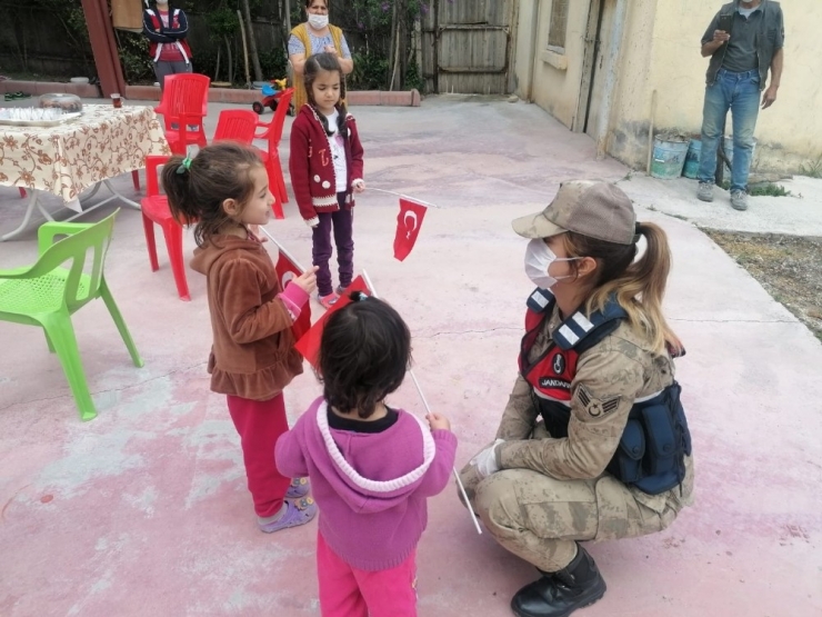 Jandarmadan Çocuğa Doğum Günü Kutlaması