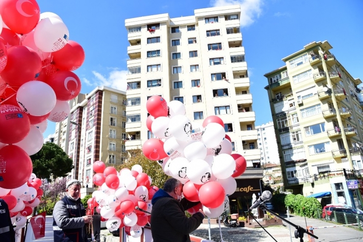 Kadıköy’de 23 Nisan Coşkusu: Balonlar Gökyüzünde Buluştu