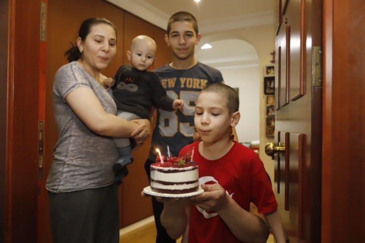 Zabıta Ekiplerinden Çocuklara Doğum Günü Sürprizi