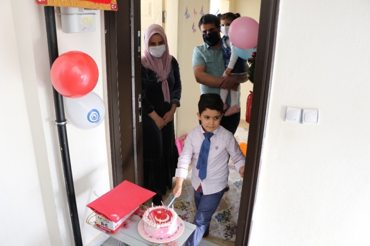 23 Nisan Çocuklarına Doğum Günü Sürprizi