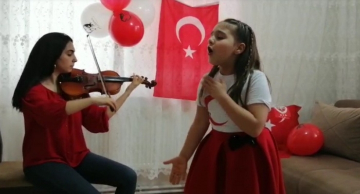 Kars’ta Jandarma Ve Polis Köylerdeki Çocukların Bayramını Kutladı