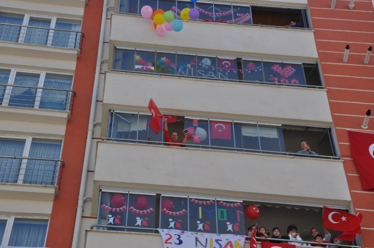 Çocukların "23 Nisan" Bayramı Sürprizlerle Kutlandı