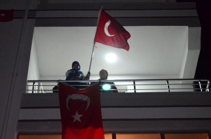 Lüleburgazlılar Balkonlara Akın Etti