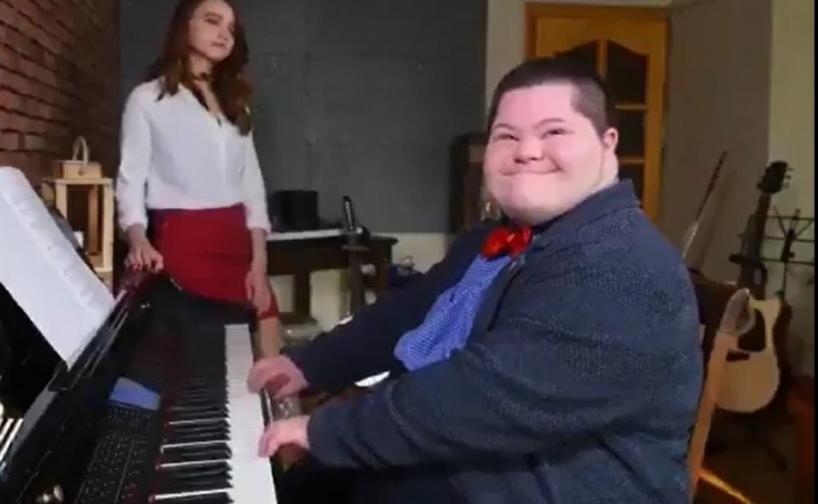 23 Nisan’a “Artı 1” Farkla Piyano Çaldı