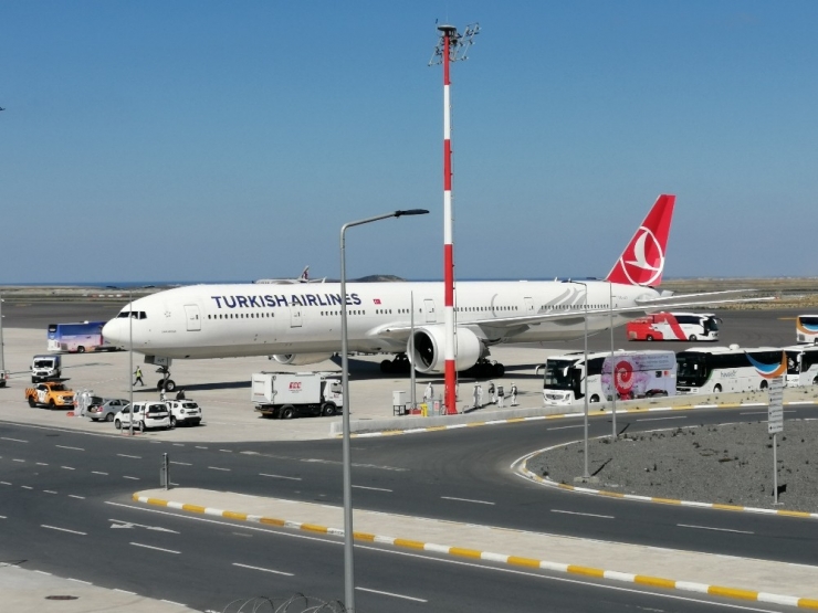 Suudi Arabistan Ve Birleşik Arap Emirlikleri’ndeki Türkler, Yurda Getirildi