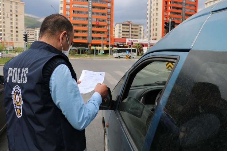 Polisten Sokağa Çıkma Kısıtlaması Denetimi