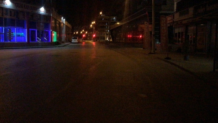 4 Günlük Sokağa Çıkma Kısıtlaması Sonrası Bursa Sokakları Sessizliğe Büründü