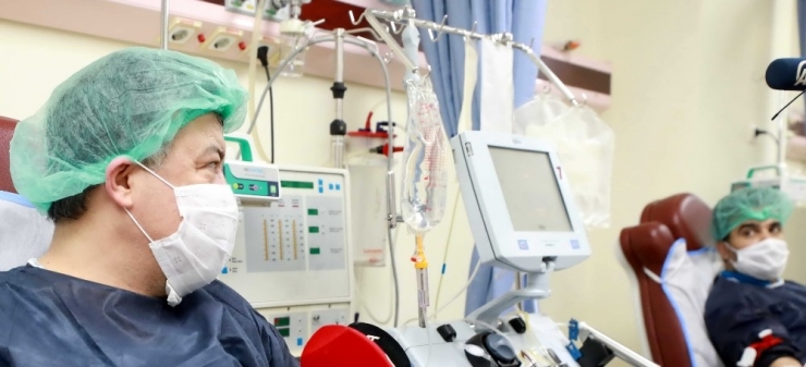 Korona Virüsü Yendiler Hastalara Umut Oldular