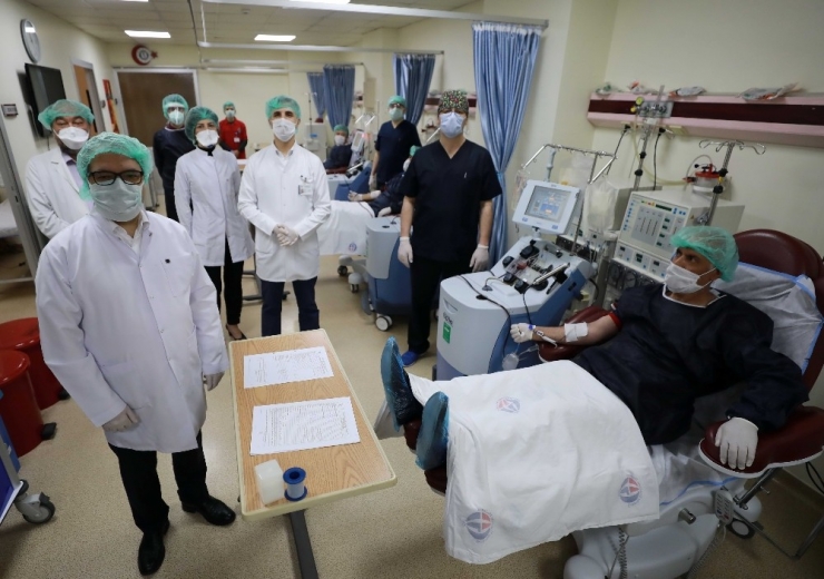 Korona Virüsü Yendiler Hastalara Umut Oldular