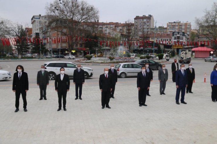 Kütahya’da Çelenk Sunma Töreni