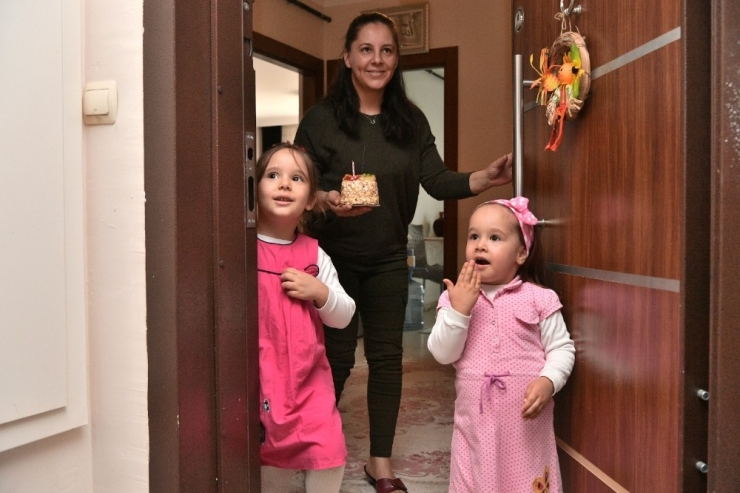 Vefa Destek Grubu’ndan Çölyak Hastası Küçük Erva’ya Doğum Günü Sürprizi