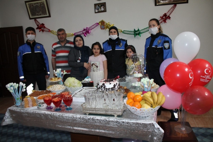 Midyat Polisinden 2 Çocuğa Doğum Günü Sürprizi