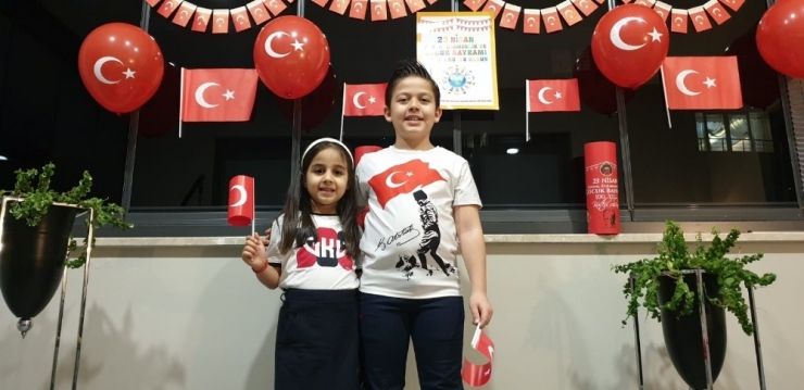 Minik Gkv’liler Evlerini Balkonlarını Bayram Yerine Çevirdi