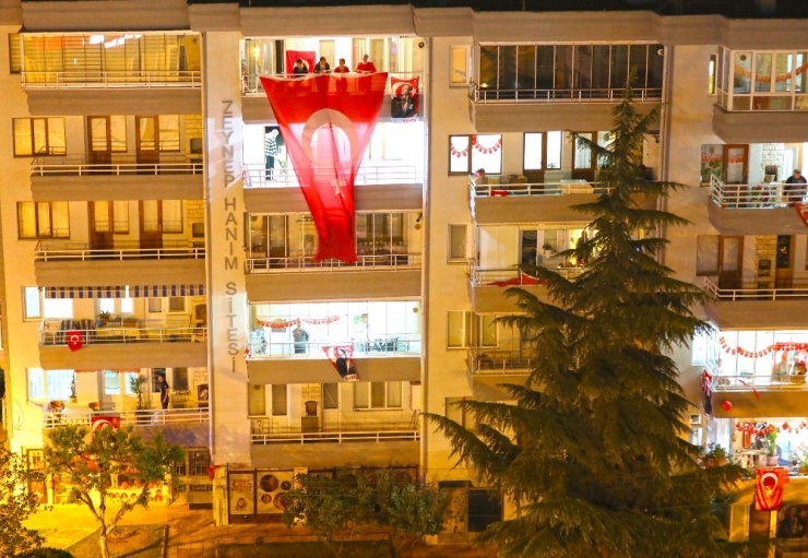 Mudanya İstiklal Marşı İle Yankılandı