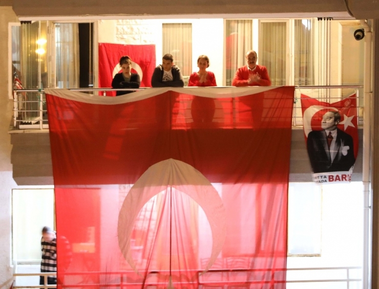 Mudanya İstiklal Marşı İle Yankılandı