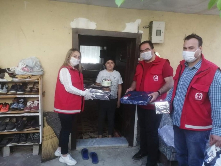 Nallıhan’da 23 Nisan’da Doğan Çocuğa Doğum Günü Sürprizi