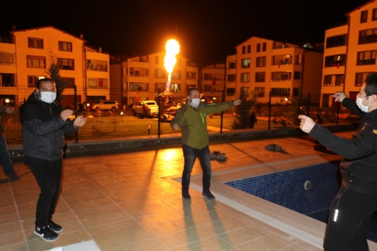 Ürgüplüler Balkonlara Çıkarak İstiklal Marşı’nı Okudu