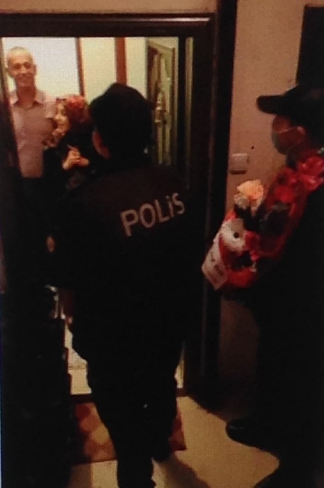 Karakol Ekibinde Sürpriz Doğum Günü Kutlaması