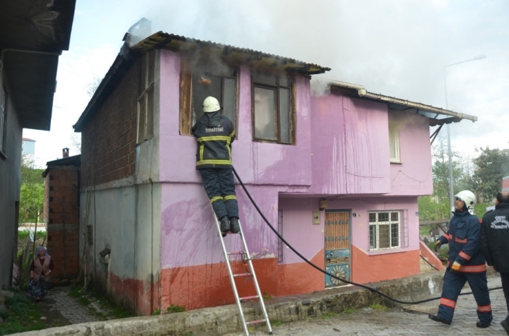 Ünye’de Çıkan Yangında Yaşlı Çift Ölümden Döndü