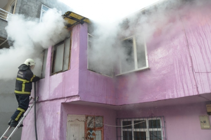 Ünye’de Çıkan Yangında Yaşlı Çift Ölümden Döndü