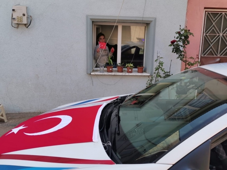 Jandarma Ekipleri Çocuklarla Birlikte 23 Nisanı Kutladı