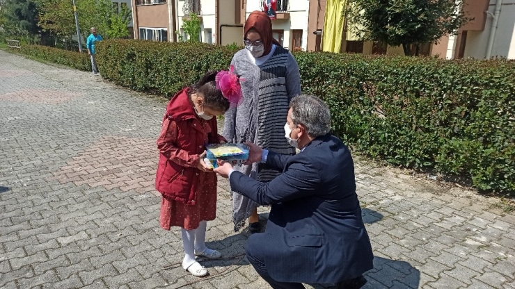 Özel Çocuğun Doğum Gününü Öğretmeni Unutmadı