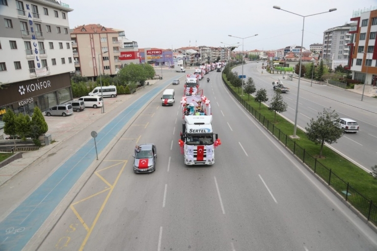 23 Nisan İçin Süslenen Tırlar 61 Mahallede Çocuklara Sürpriz Dolu Anlar Yaşattı