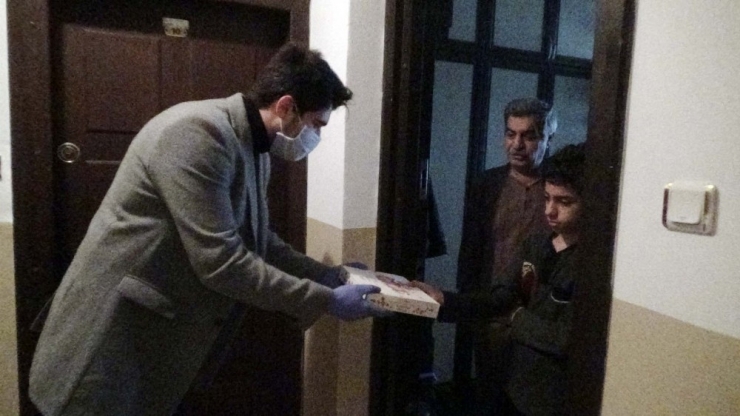 23 Nisan’da Çocuklara Maskotlu Sürpriz