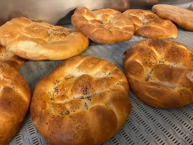 İstanbul’da Pideler Ramazan İçin Hazır