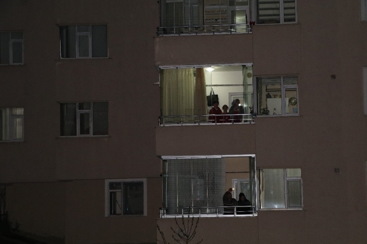 Rize Tek Yürek Oldu, Balkonlarda İstiklal Marşı’nı Okundu