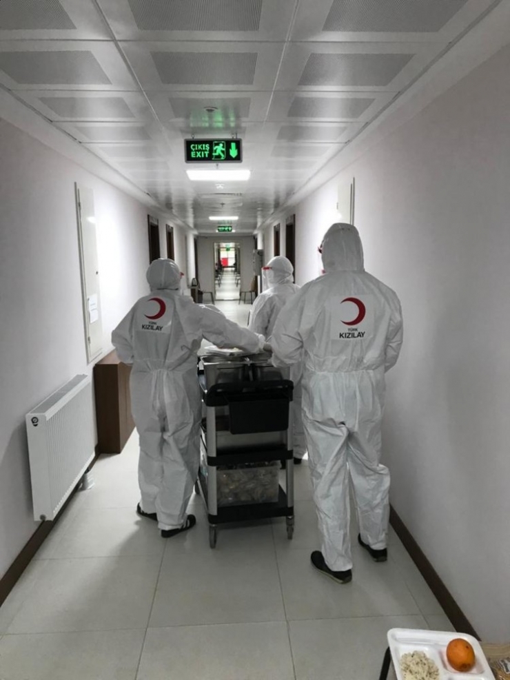 Yurtlara 3 Öğün Kızılay Tarafından Yemek Veriliyor