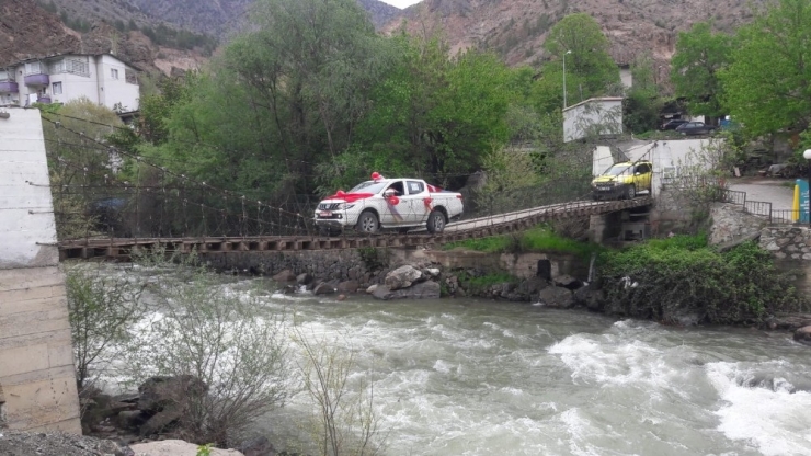 Asma Köprüde 23 Nisan Konvoyu