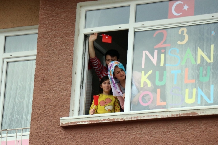 Sakarya’da Coşkulu 23 Nisan Kutlaması