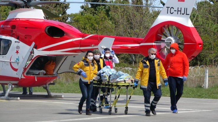 Yaşlı Adam Ambulans Helikopterle Hastaneye Yetiştirildi