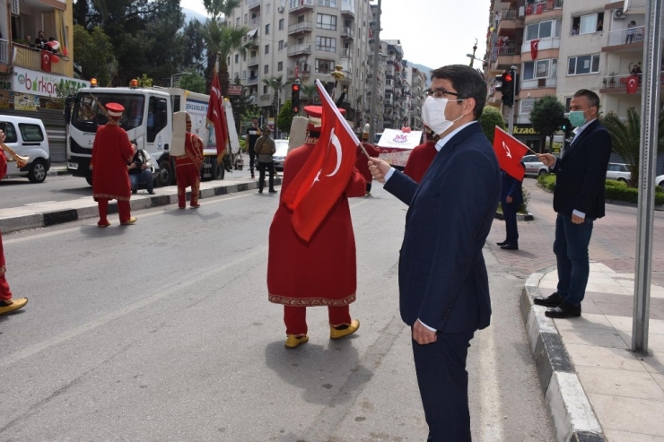 Şehzadeler’de 23 Nisan Eğlenceleri Vatandaşın Ayağına Gitti