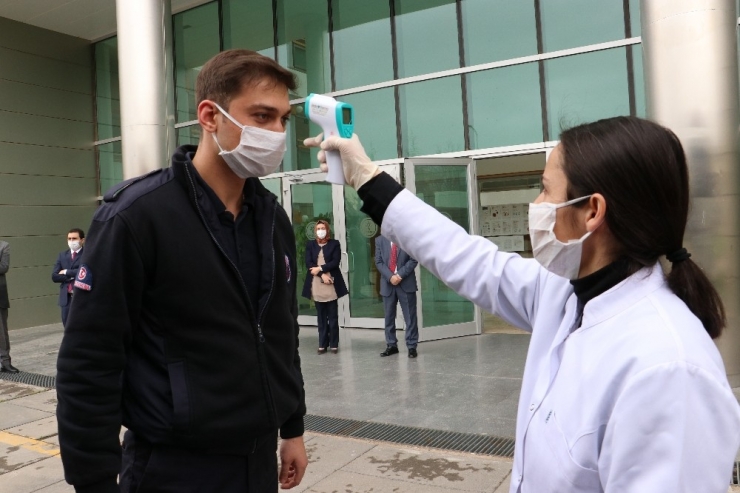 Ceza İnfaz Kurumu Personeli Hükümlü Ve Tutukluların Sağlığı İçin İzole Sistemiyle Çalışıyor