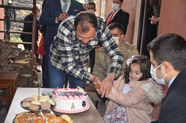 Beytüşşebap Kaymakamı Pendik Şehit Ve Gazi Çocuklarını Ziyaret Etti