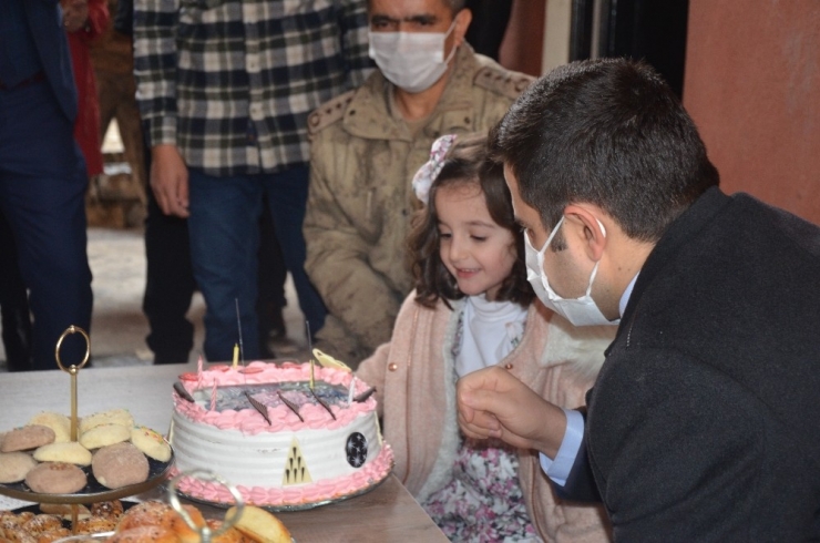 Beytüşşebap Kaymakamı Pendik Şehit Ve Gazi Çocuklarını Ziyaret Etti