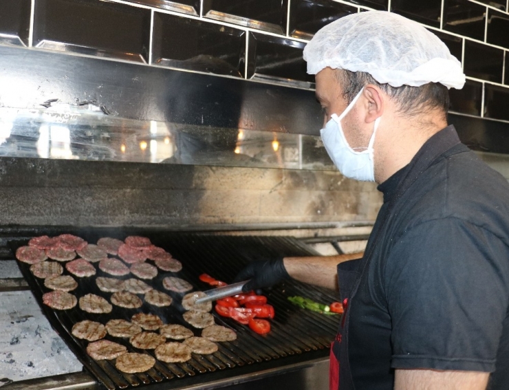 Korona Virüs Sivas Köftesini De Vurdu