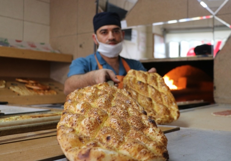 Sivas’ta Ramazan Pidesi 2 Tl