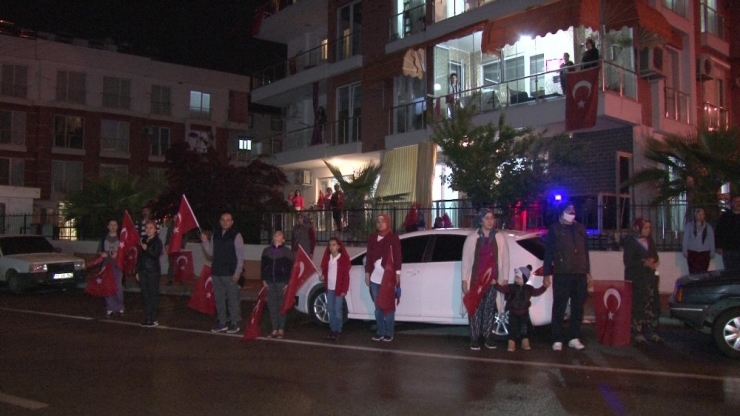 Antalya’da Muhtardan Ses Sistemli 23 Nisan Coşkusu