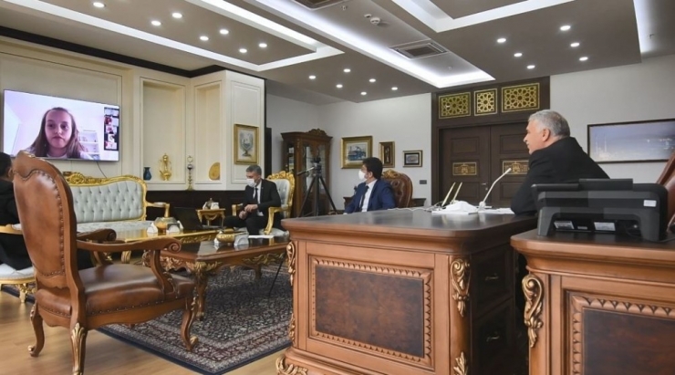 Vali’den 23 Nisan’da Doğan 11 Çocuğa Doğum Günü Sürprizi