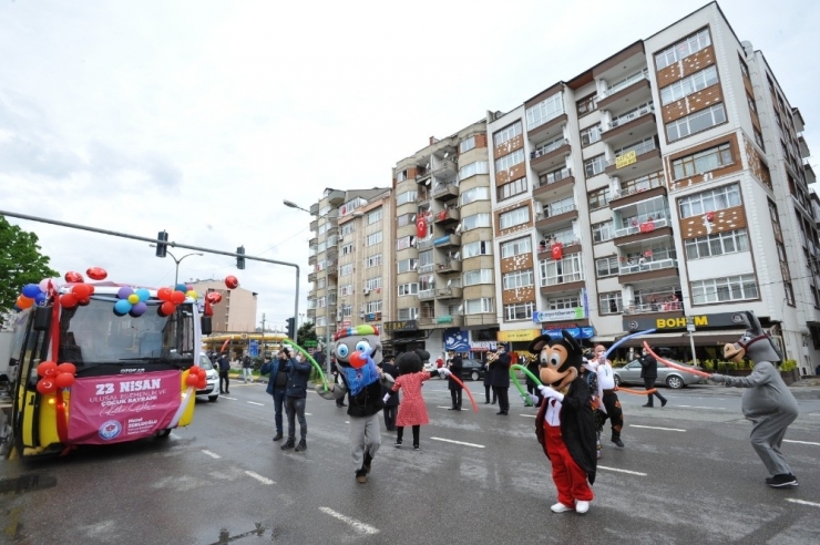 Trabzon’da 23 Nisan Kutlamalarında Bandolu Konser