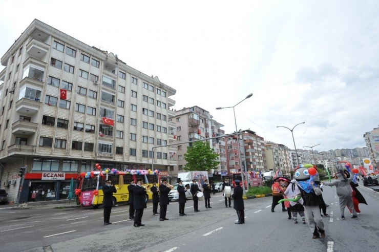 Trabzon’da 23 Nisan Kutlamalarında Bandolu Konser
