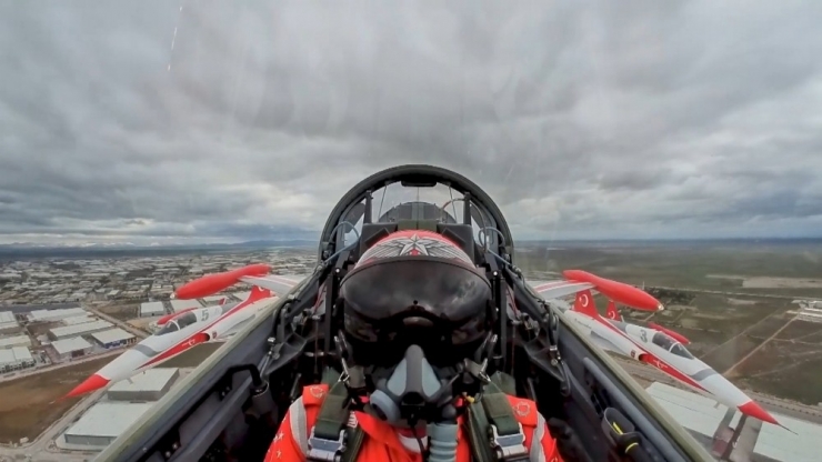 Türk Yıldızları’ndan 23 Nisan Ve Tbmm’nin 100. Yılına Özel Gösteri