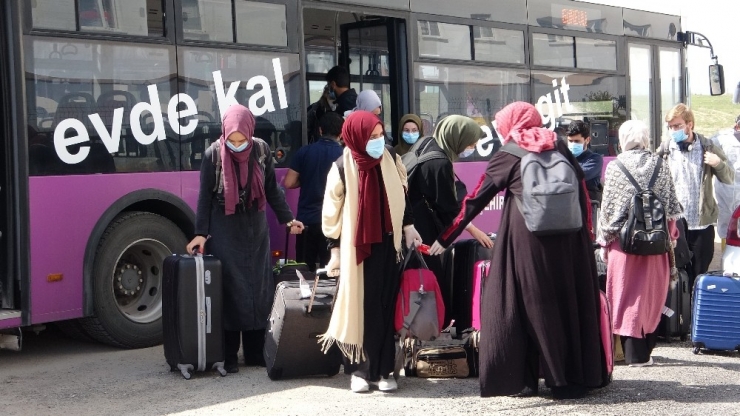 Umman’dan 250 Türk Vatandaşı Van’a Getirildi