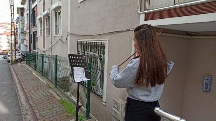 Liseli Gencin Ümraniye Belediyesinden İsteği 23 Nisan’da Yerine Getirildi